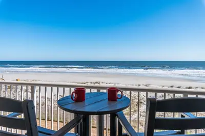 Image de Oceanfront Gorgeous renovated 2bed 2bath garage, elevator, pool Has Everything