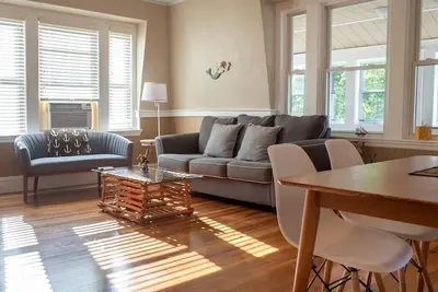 Image de Home Away from Home | Next to Boston & Beach, Ev+