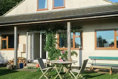 Image de Quirky house created around a Victorian railway carriage, close to a quiet beach