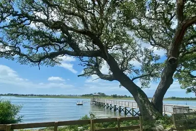 Image de The Mazelle Porch at Gause Landing