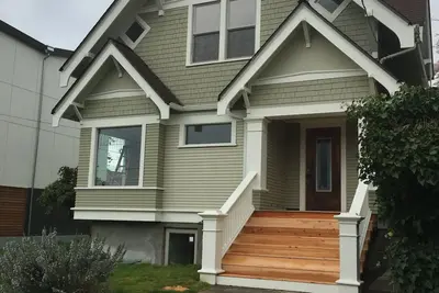 Image de Beautifully restored 1909 home 5bedroom/2bath perfect walkable Ballard location!