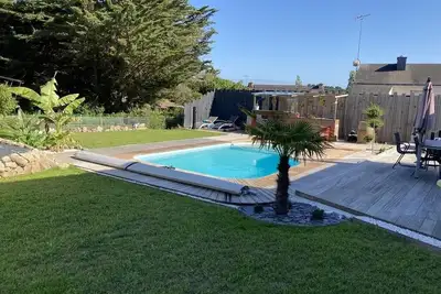 Image de Belle maison sur grand terrain pour 9 personnes, 140 m2 avec piscine privée
