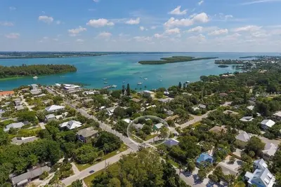 Image de 2 Cottage Combo - Steps to the Sand & 478 Feet From Public Boat Ramp!