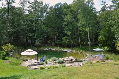 Image de Large Cozy Sleeps 7 Main House + Opt. Apt 4 More (+Fee) Pool/Pond!