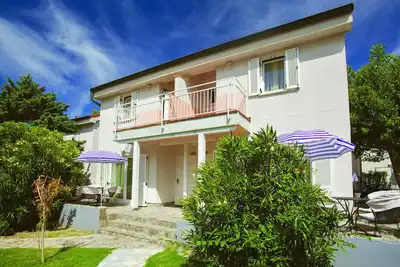 Image de Superbe appartement à Baska avec WiFi