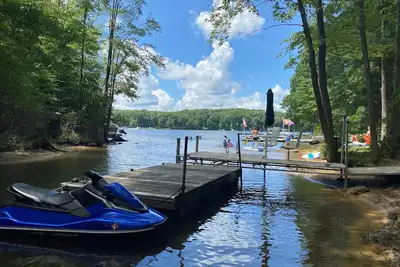 Image de Lakefront, Wooded, & Secluded Home - Family Dogs Welcome.