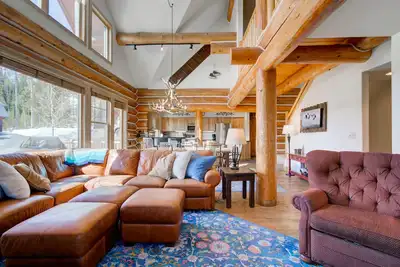 Image de 5 Bedroom Ski In/Out Powder Ridge Cabin