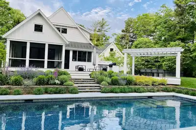 Image de Modern Hamptons Secluded Retreat on 2 acres with pool and spa