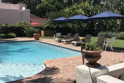 Image de Amazing College Park private walled in estate