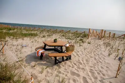 Image de Luxury Living on Beautiful Beach with Spectacular View of the bay and PTown!