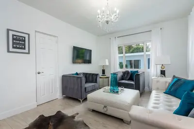 New Luxury 1/1 Villa with Heated Pool-Best Location- walk to everything!