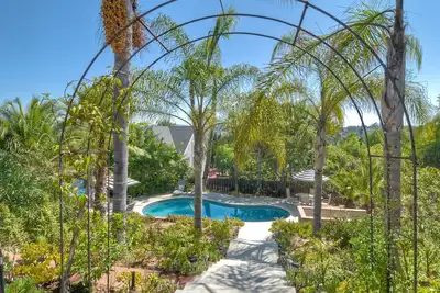 Image de Secluded Home, Sleeps 11+ Solar Heated Pool. Hot Tub Spa, 9 miles to beach