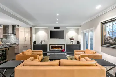 Image de Beautiful & Modern 3-Bedroom Georgetown Home, Free parking