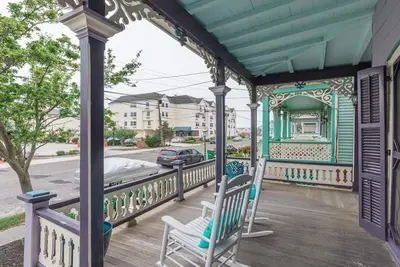 Image de 1 Block from Cape May Beach & walking distance to center of town- 3rd Floor Unit