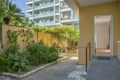 Garden House | Elli beach [2 min]
