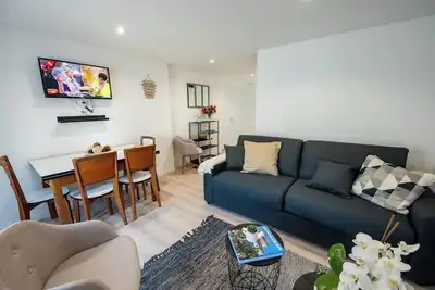 Appartement moderne et chaleureux  à 5mn des plages et du port