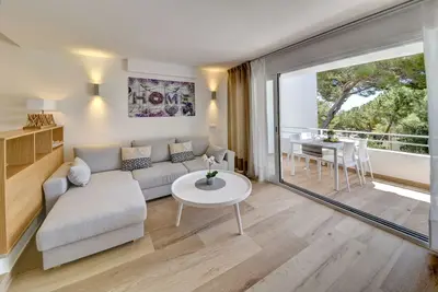 Image de Neu Renoviertes, Modernes Apartment fĂĽr 4 Personen, Direkt an der Cala Ferrera