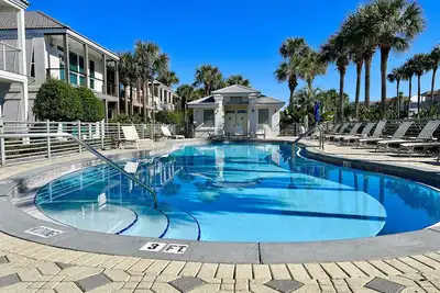 Image de 3 Min to Beach! Waterfront 4br | Pool | No Road to Cross | Ez Parking | Destin