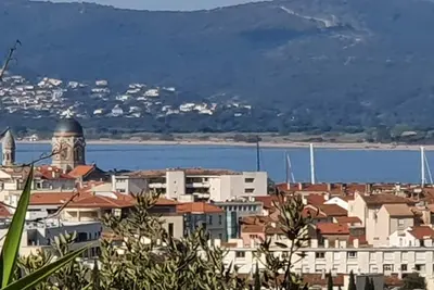 Image de Maison avec piscine vue sur baie de St Raphael