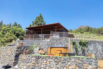 Image de Beautiful Rural House in Ecological Vineyard with Jacuzzi.