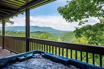 Image de 50 Mile Mountain Views! 5 miles à Pigeon Forge! Isolé!