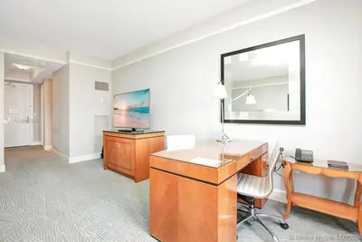 Image de Four seasons condo hotel studio unit *Please message for availability