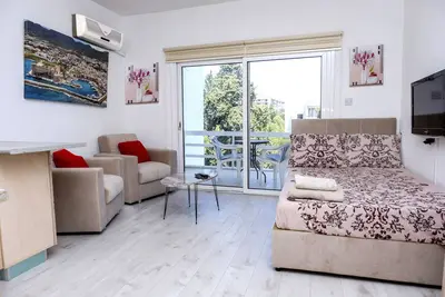 Image de Cozy, elegant, clean and recently renovated