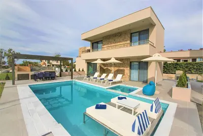 Ocean Private Villas - Villa Kirki - private heated pool\/jacuzzi\/barbecue