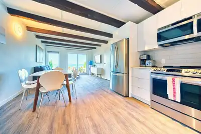 Image de Suite 205: Beautiful 3-Bedroom Beachfront Townhouse
