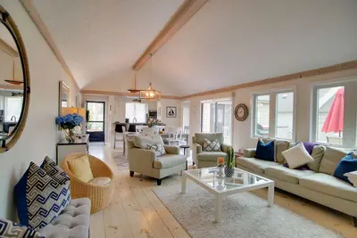 Image de Charming Cape Cod Home w/ Patio, 2 Mi to Beach!