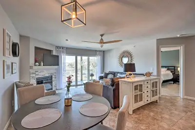 Image de 'Serenity at the Lake': Ozarks Gem w/ Pool Access