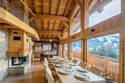 Superbe appartement de 176m2, 5 chambres, 4 salles de bain, 14 personnes