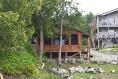 Image de Cabin 6 Lakeview, Shared Sauna-Hot Tub Patio, Lake Tours, Boat Rental.