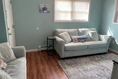 Image de Quiet North End - One Bedroom Unit + Off Street Parking!