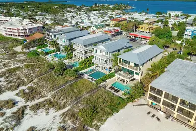 Image de Gorgeous Beachfront Home w/ Pool, Spa & Gulf Views