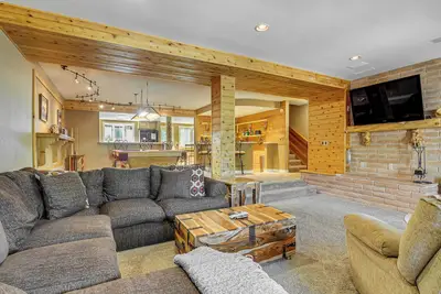 Image de Spacious Brian Head Mtn Getaway w/ Hot Tub!