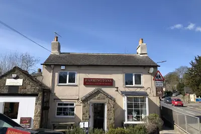 Newly refurbished, modern apartment in Hathersage, with parking