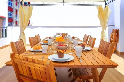 Image de Homeabout La Merced Penthouse 20 (4br 2bt)