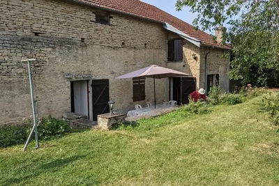 Image de Gîte authentique avec jardin clos, climatisation, animaux acceptés, proche Dijon et Langres
