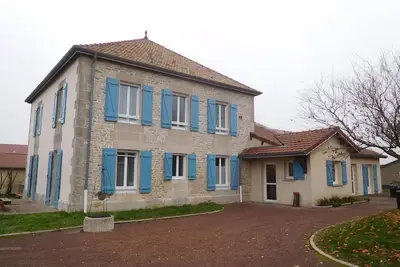 Image de Maison Typique avec Jardin, Près Chemin Historique et Loisirs - Animaux Acceptés