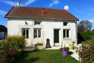 Image de Maison de caractère avec jardin et terrasse, proche Langres