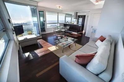 Image de Luxury Yacht Towers 42nd | Parking | Welcome2BA