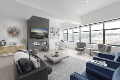 Image de 3822 Cannery Row - Luxury Ocean View Condo Near Bay