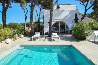 Image de Villa avec piscine Ă 700m. de la plage. Pour 8 personnes.