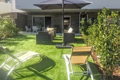 Image de T2 45m², à 500m du centre et des plages, Piscine et garage