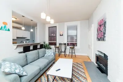 Image de Central Location Suite - Walkable Entertainment