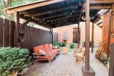 Image de Outdoor Space - Parking - 1st Floor - Walkable