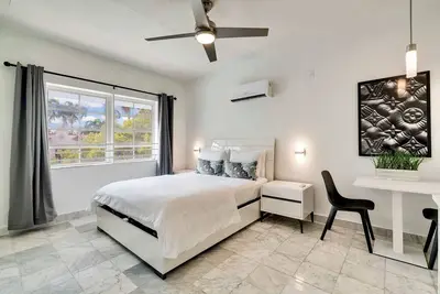 Image de Best location by the Beach! Free WiFi - Tv - All amenities