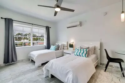 Image de Best location by the Beach! Free WiFi - Tv - All amenities