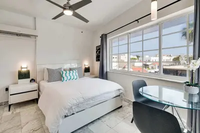 Image de Best location by the Beach! Free WiFi - Tv - All amenities